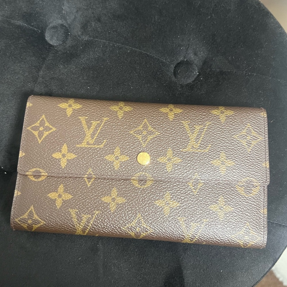 Louis Vuitton continental wallet